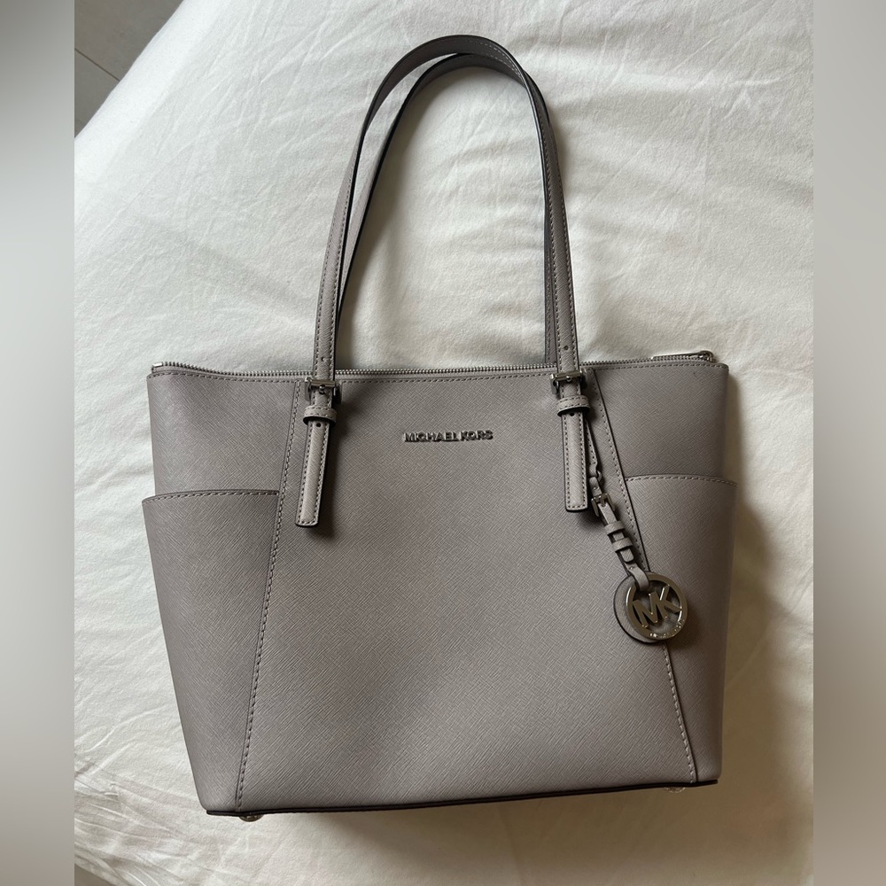 ALL NEW MICHAEL KORS TOTE